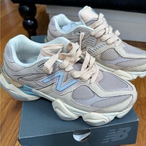 New Balance 9060 women’s Size 6